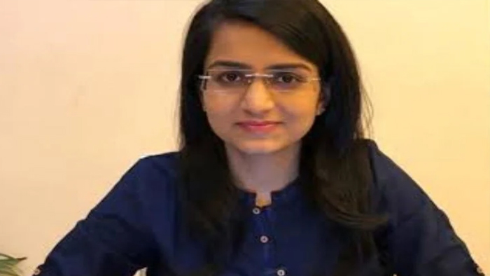 Age 16 Saumya Sharma Lost Hearing Power Gave UPSC Exam Fever Became IAS ...