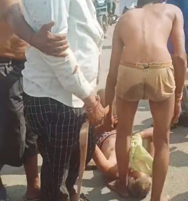 In Mp S Rajgarh Father And Son Were Stripped Half Naked And Beaten