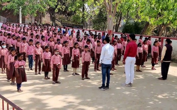 Singing 'Jana Gana Mana' in the schools of the valley will do nothing,  emotions will also have to be aroused. | घाटी के स्कूलों में 'जन गण मन' गान  से कुछ नहीं